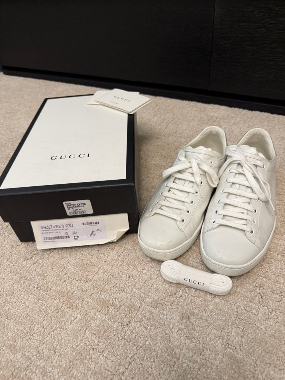 Gucci Off-White Leather Low-Top Sneakers